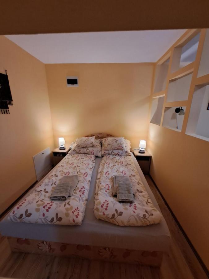 Rozmaring Apartmanok Gyula Luaran gambar