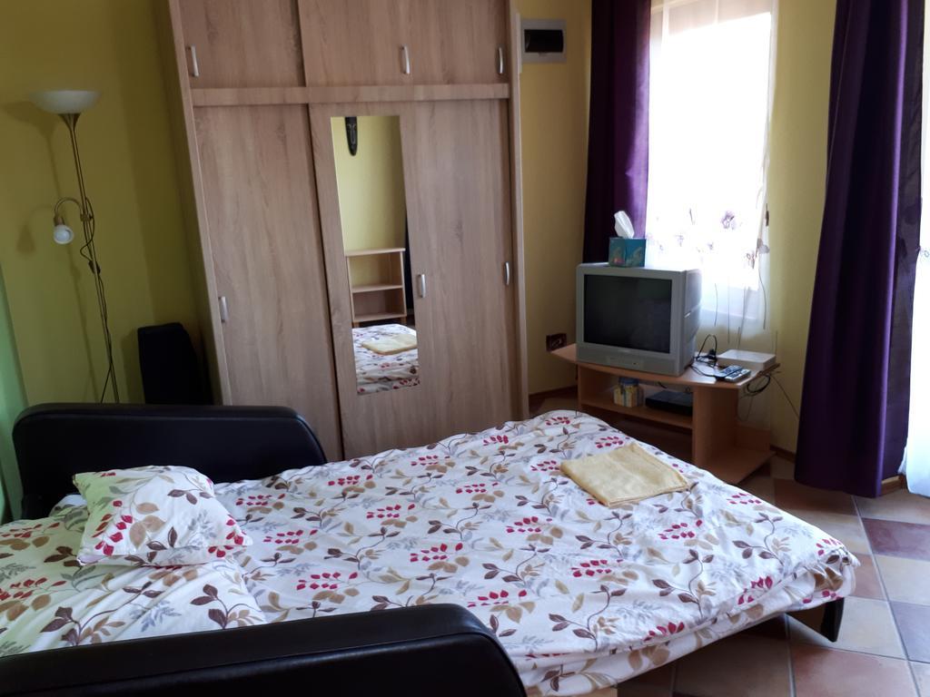 Rozmaring Apartmanok Gyula Luaran gambar
