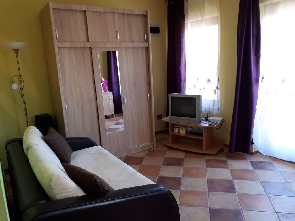 Rozmaring Apartmanok Gyula Luaran gambar