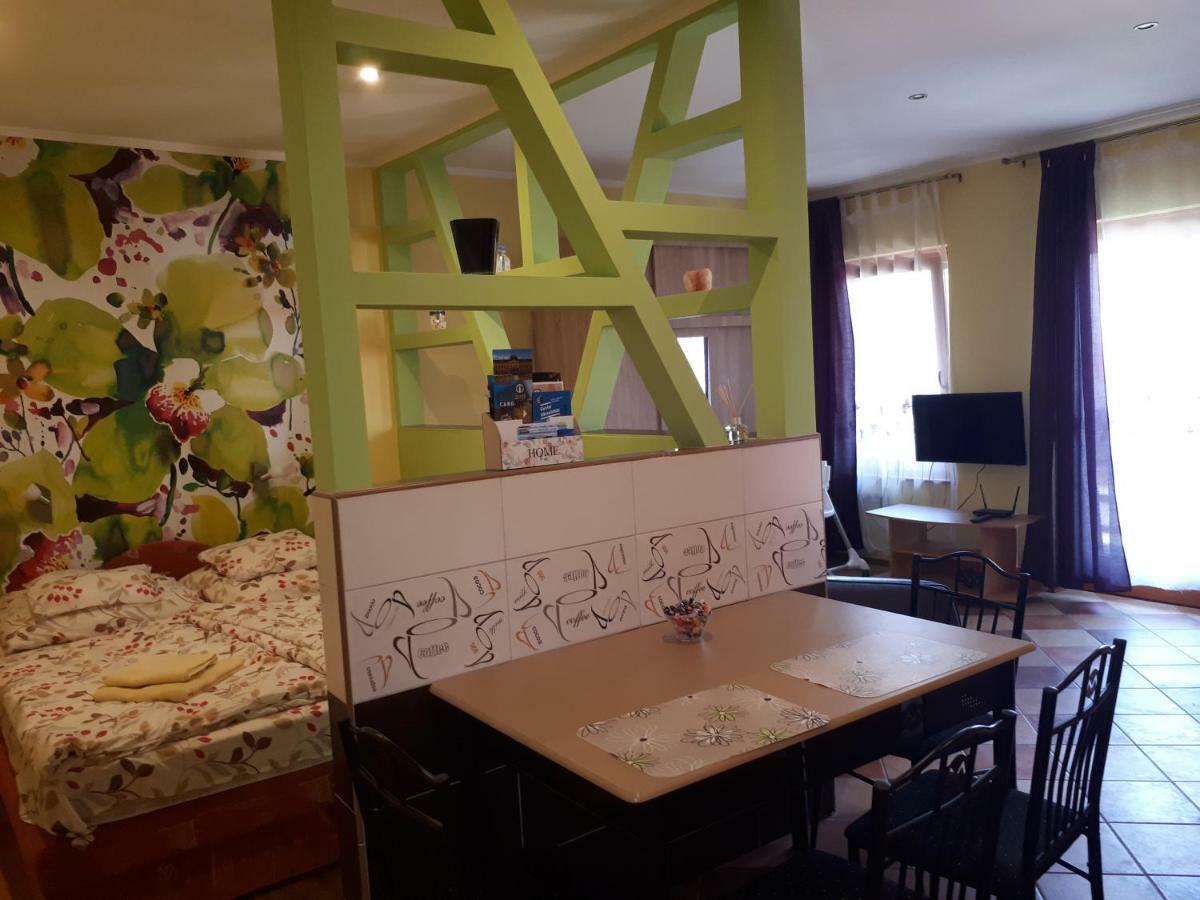 Rozmaring Apartmanok Gyula Luaran gambar