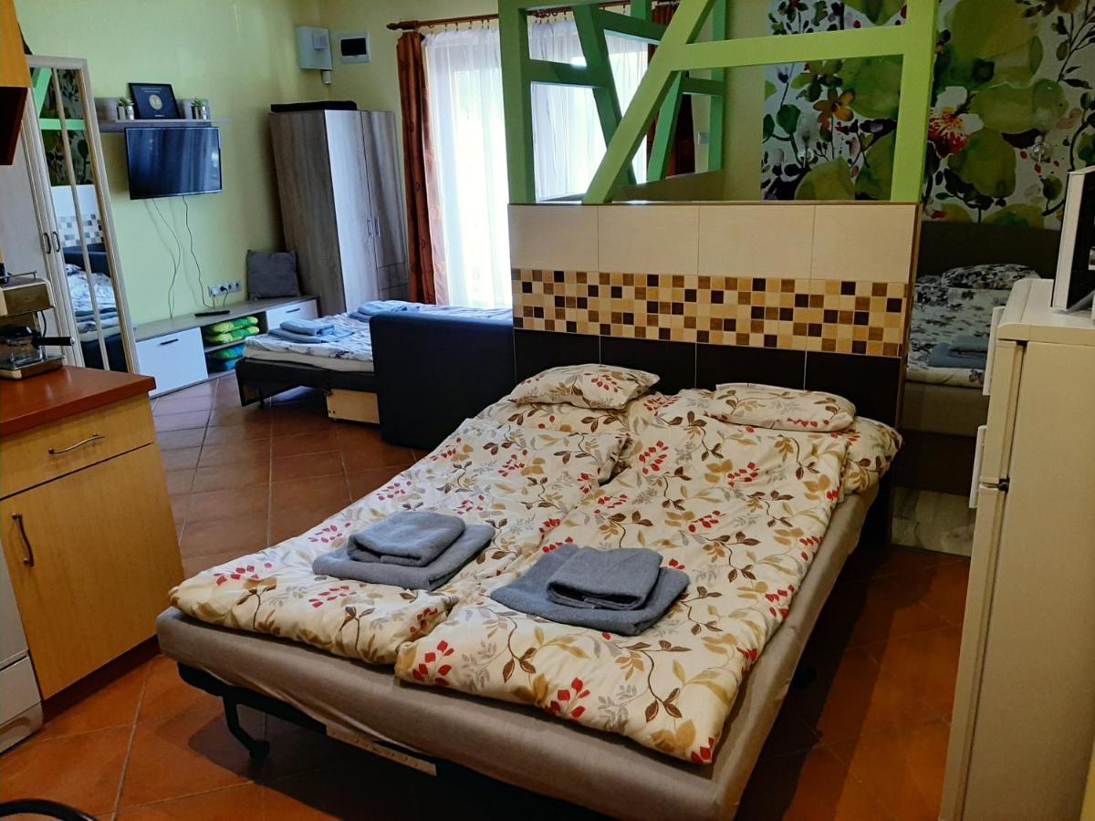 Rozmaring Apartmanok Gyula Luaran gambar
